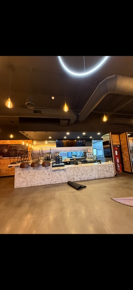 More Photos Of 9815 Panama Ln, Bakersfield Storefront For Lease