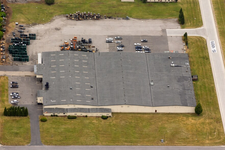 More Photos Of 1631 Dove St, Port Huron Warehouse For Lease