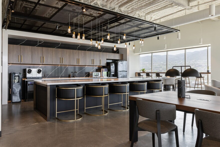 More Photos Of 344 W 13800 S, Draper Office For Lease
