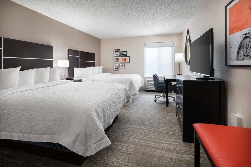 More Photos Of 5500 Stone Creek Cir, Loveland Hotel For Sale