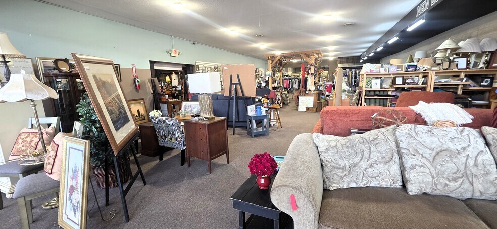 More Photos Of 6020 Davison Rd, Burton Freestanding For Lease