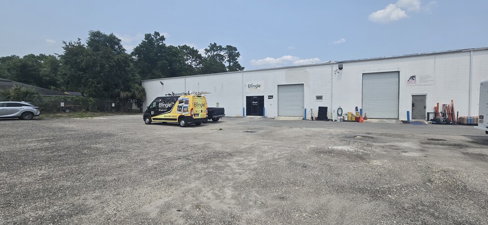 More Photos Of 10221 Beach Blvd, Jacksonville Warehouse For Lease