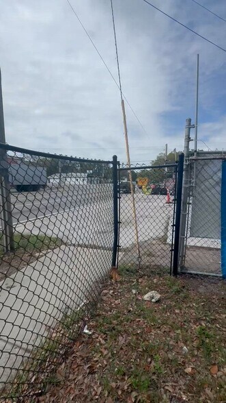 Primary Photo Of 1506 E Dr Martin Luther King Jr Blvd, Tampa Service For Sale