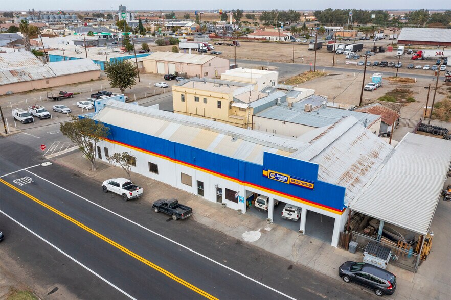 More Photos Of 609 N 7th St, Williams Auto Repair For Sale