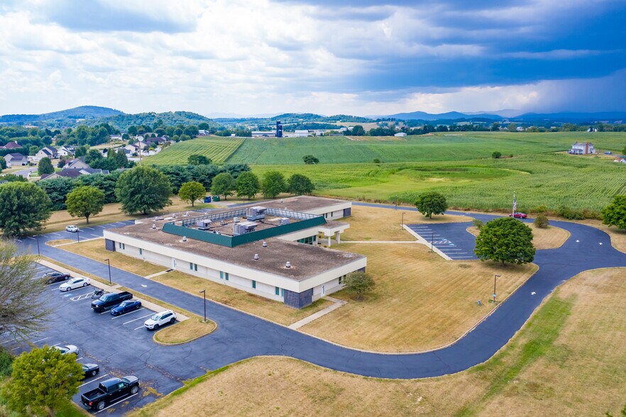 More Photos Of 147 Dinkel Ave, Mount Crawford Medical For Lease