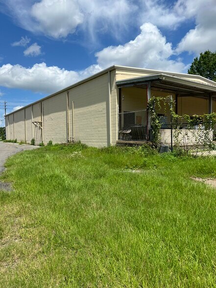 More Photos Of 3485 S Monroe St, Tallahassee Showroom For Lease