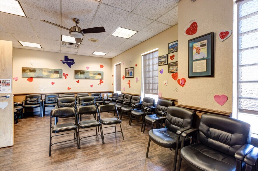 More Photos Of 1225 E Cliff Dr, El Paso Unknown For Lease
