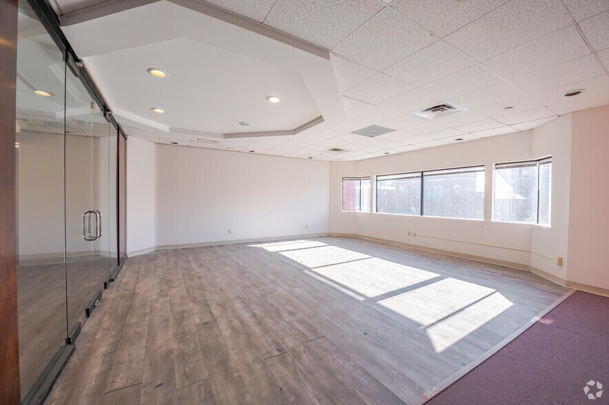 More Photos Of 330 Main St, Hartford Office For Sale