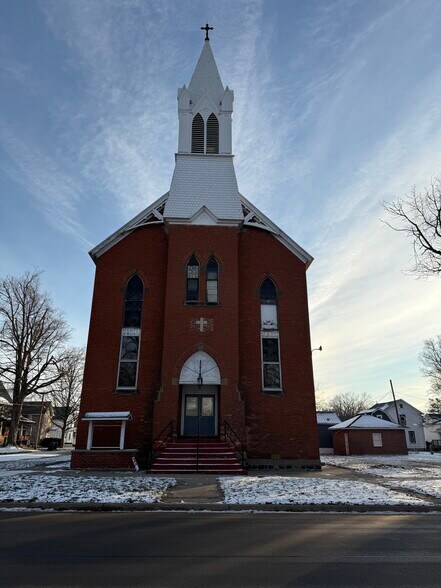 Primary Photo Of 601 S Superior St, Albion Specialty For Lease