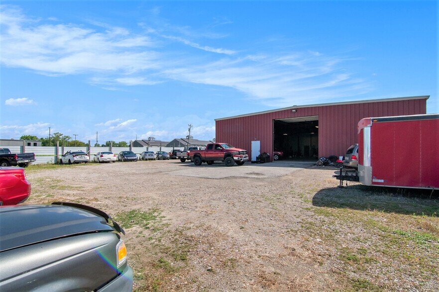 More Photos Of 650 S Plasterbed Rd, Port Clinton Auto Repair For Sale