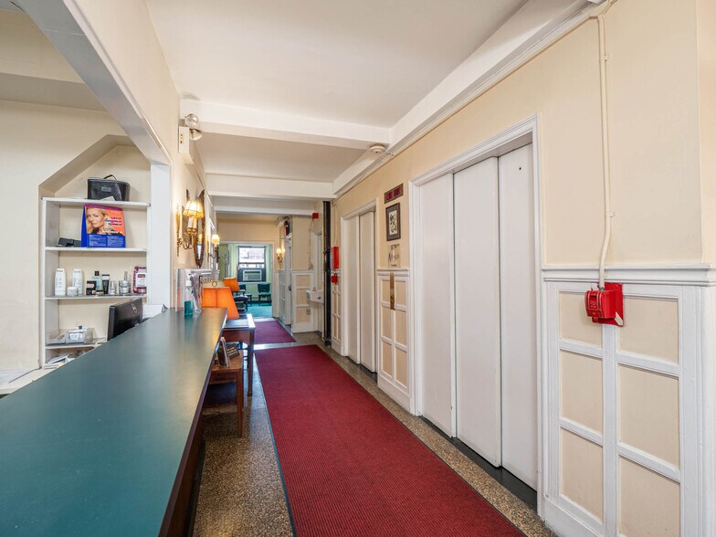 More Photos Of 115 E 61st St, New York Medical For Sale
