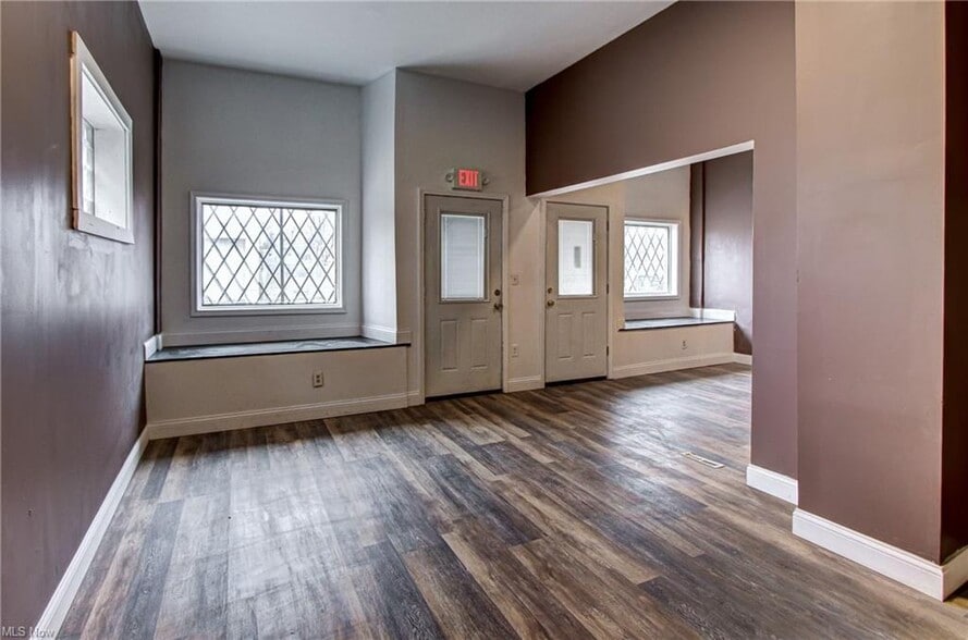 More Photos Of 6818 Lorain Ave, Cleveland Flex For Lease