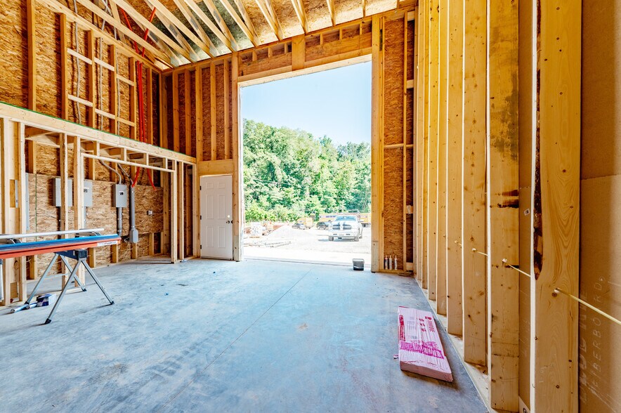 More Photos Of 981 Canyon Rd, Morgantown Industrial For Lease