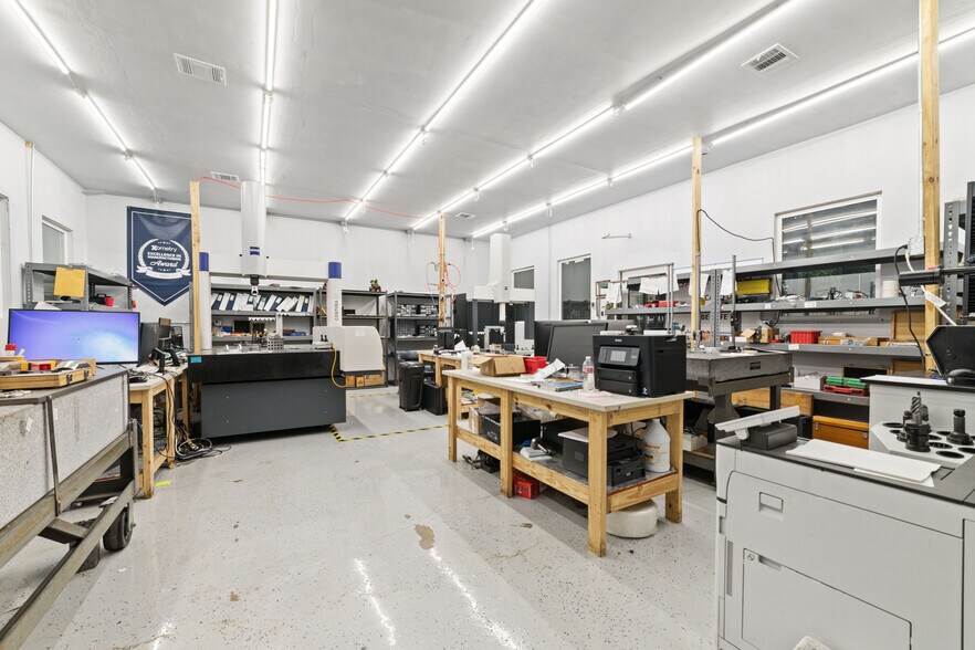 More Photos Of 9202 Lambright Rd, Houston Warehouse For Sale