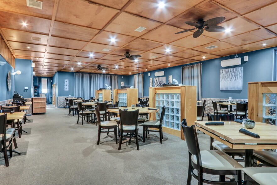 More Photos Of 2816 Route 120, Mchenry Restaurant For Sale