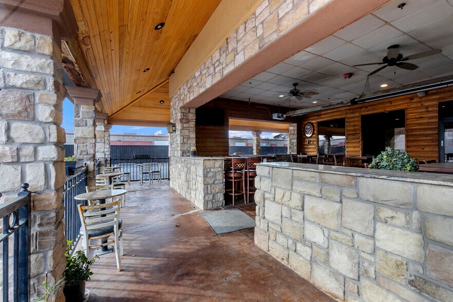 More Photos Of 5249 Davis Blvd, North Richland Hills Restaurant For Sale