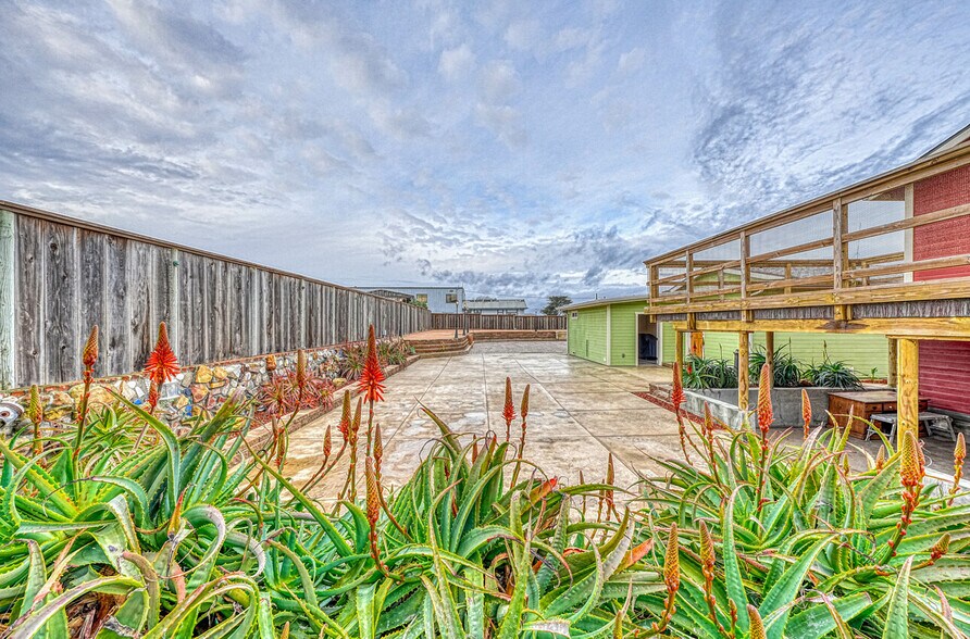 More Photos Of 7550 Sandholdt Rd, Moss Landing Warehouse For Sale