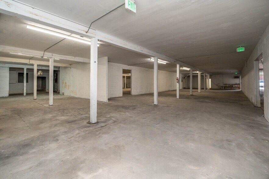 More Photos Of 425 E 58th St, Los Angeles Warehouse For Lease