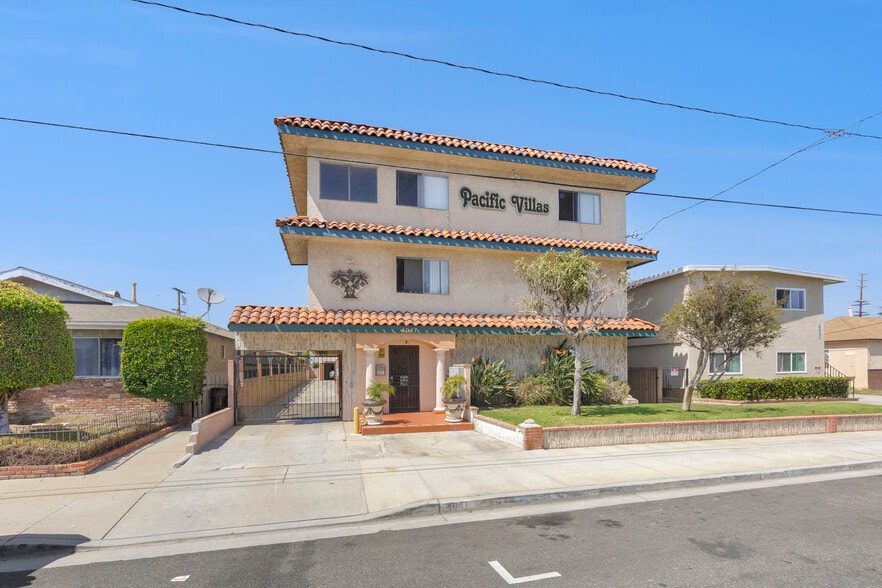Primary Photo Of 4047 W 136th St, Hawthorne Apartments For Sale