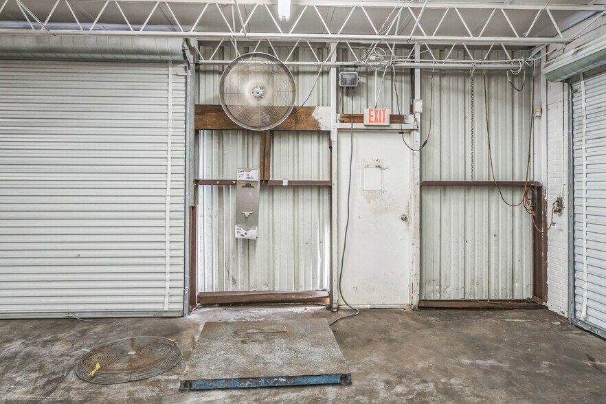 More Photos Of 1333 N Market St, Shreveport Truck Terminal For Lease
