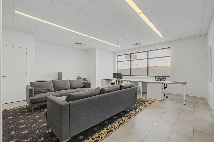 More Photos Of 6117 Centennial Blvd, Nashville Storefront Retail Office For Sale