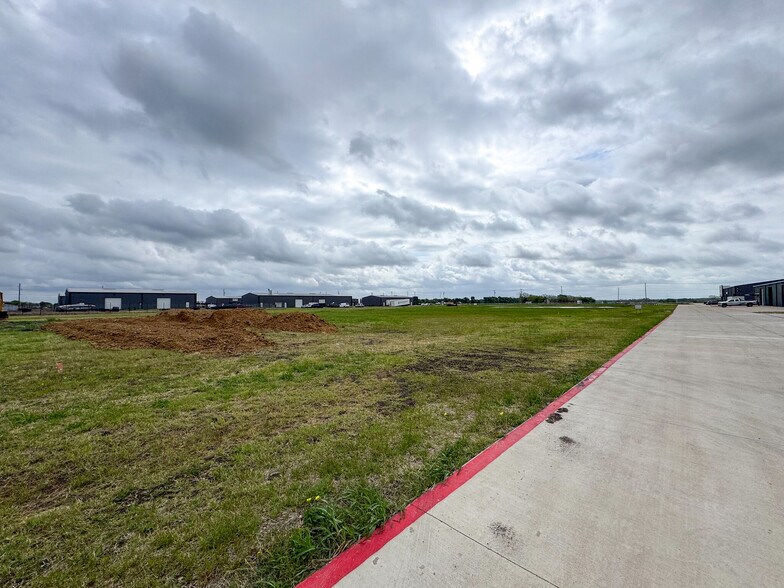 More Photos Of TBD Sales Dr, Waxahachie Warehouse For Lease