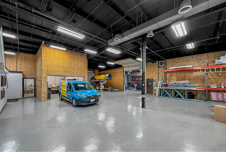 More Photos Of 3300 NW 101st St, Urbandale Warehouse For Lease