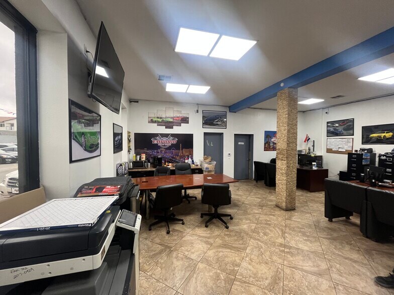 More Photos Of 3206 N Las Vegas Blvd, Las Vegas Auto Dealership For Sale
