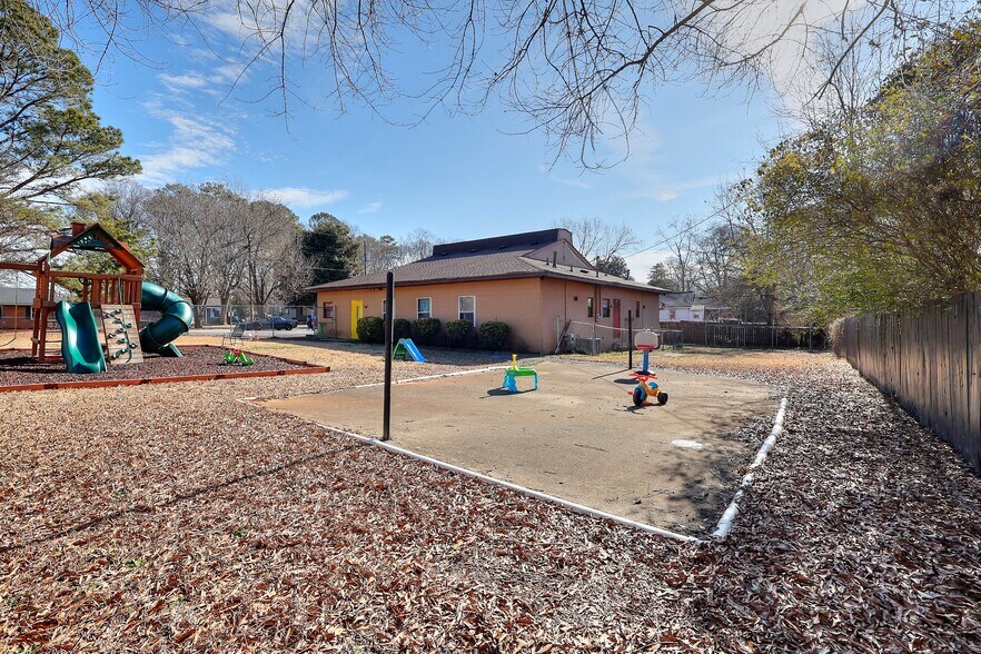 More Photos Of 517 Hill St, Monroe Office For Sale