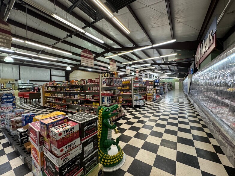More Photos Of 9421 S Hwy 165, Woodworth Service Station For Sale