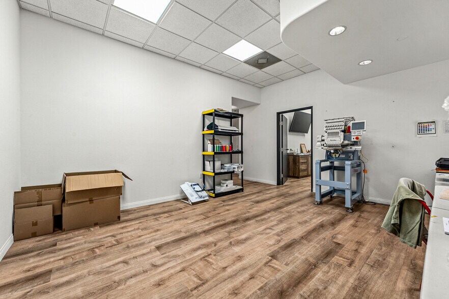More Photos Of 2575 Fortune Way, Vista Warehouse For Lease