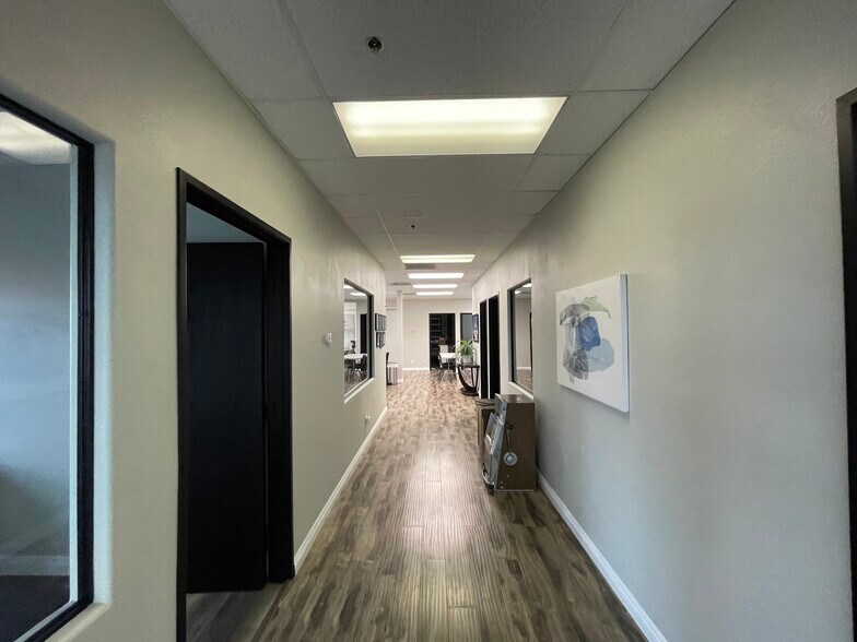 More Photos Of 215 E Warm Springs Rd, Las Vegas Office For Lease