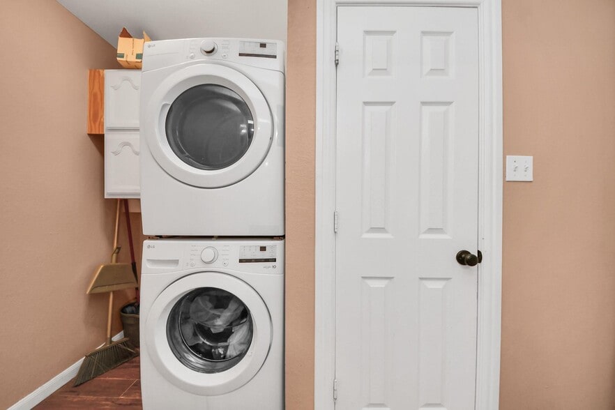 More Photos Of 2534 Garden Rd, Pearland Specialty For Sale