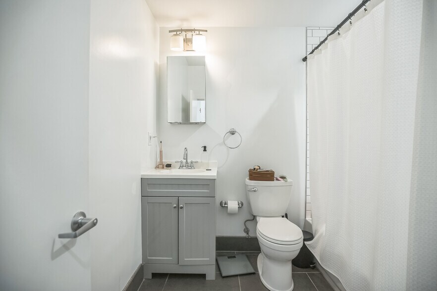 More Photos Of 1425 Frankford Ave, Philadelphia Storefront Retail Residential For Sale