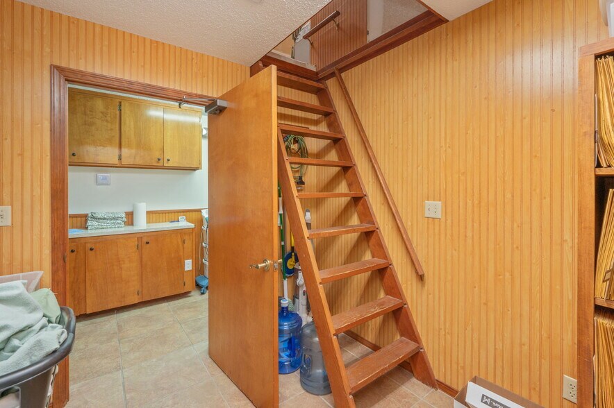 More Photos Of 1078 S Ferdon Blvd, Crestview Medical For Sale