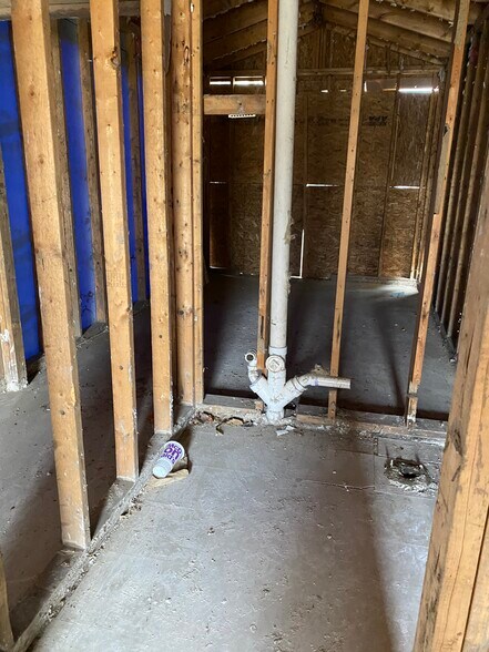 More Photos Of 201 W Saginaw Rd, Sanford Freestanding For Sale