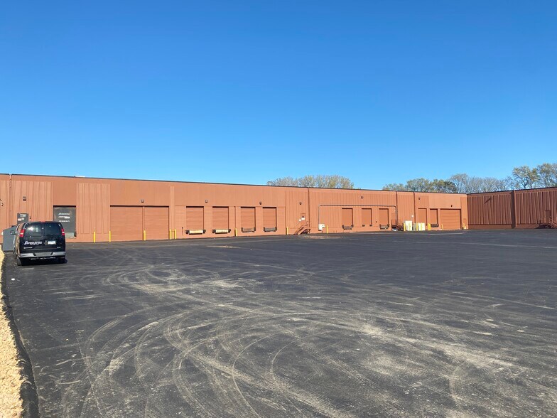 More Photos Of 715 Florida Ave, Golden Valley Warehouse For Lease