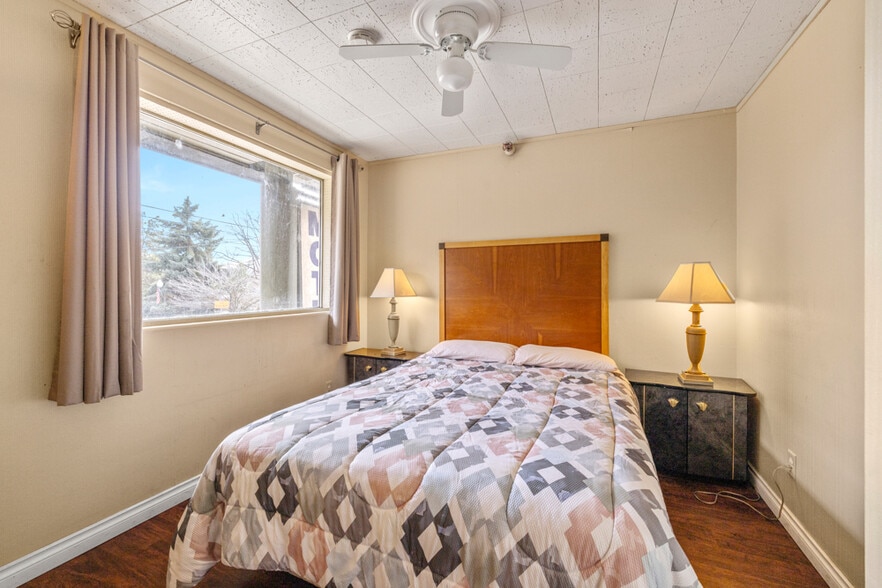 More Photos Of 11 Main St, Klamath Falls Hotel For Sale