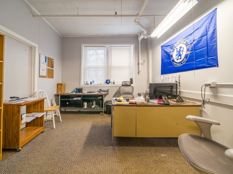 More Photos Of 50 Franklin St, Batavia Flex For Sale