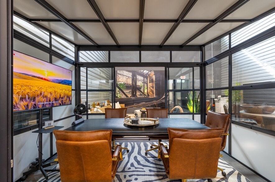 More Photos Of 6000 Foxhound Dr, Ann Arbor Flex For Sale