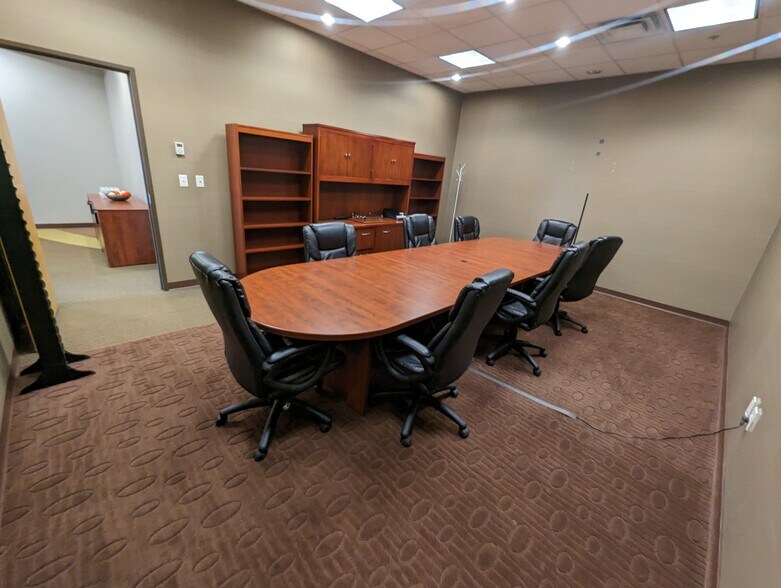 More Photos Of 5901 Technology Center Dr, Indianapolis Office For Lease