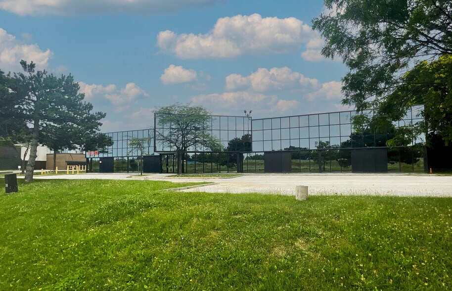 More Photos Of 100 Ronson Dr, Toronto Warehouse For Sale