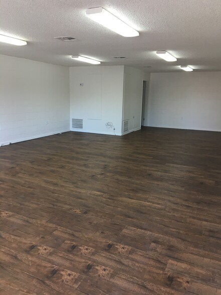 More Photos Of 4045 W Quail Ave, Las Vegas Warehouse For Lease