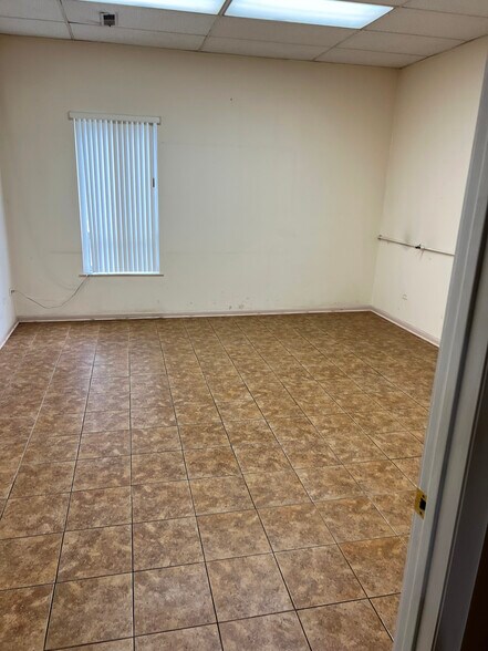 More Photos Of 115-119 Joey Dr, Elk Grove Village Warehouse For Sale