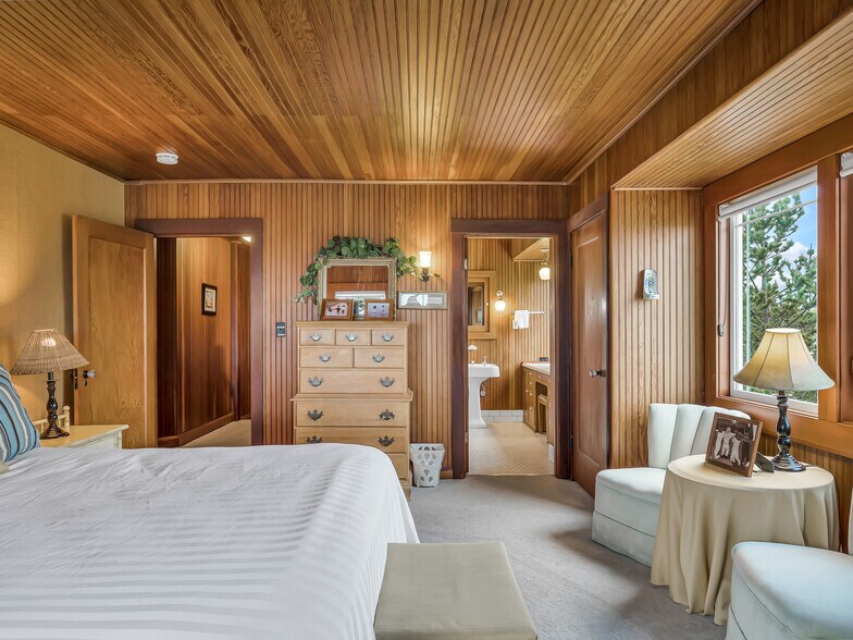 More Photos Of 1021 Promenade, Seaside Specialty For Sale