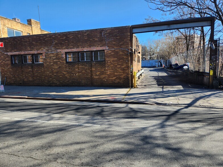 More Photos Of 1882-1912 Atlantic Ave, Brooklyn Warehouse For Lease
