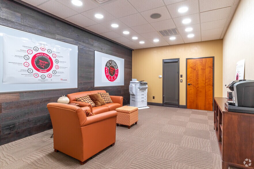 More Photos Of 2008 E Randol Mill Rd, Arlington Unknown For Lease