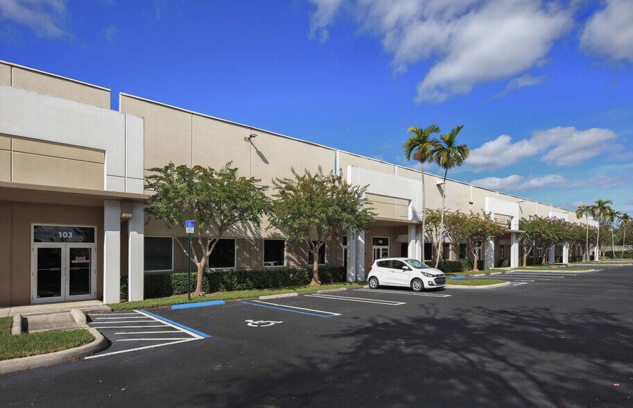 More Photos Of 6535 Nova Dr, Davie Unknown For Lease