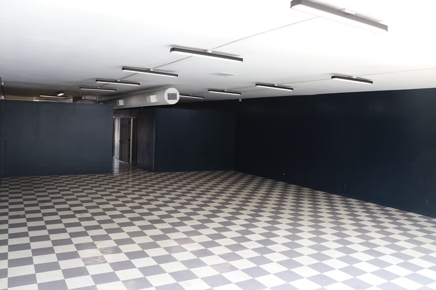 More Photos Of 3613 Tweedy Blvd, South Gate Storefront For Sale