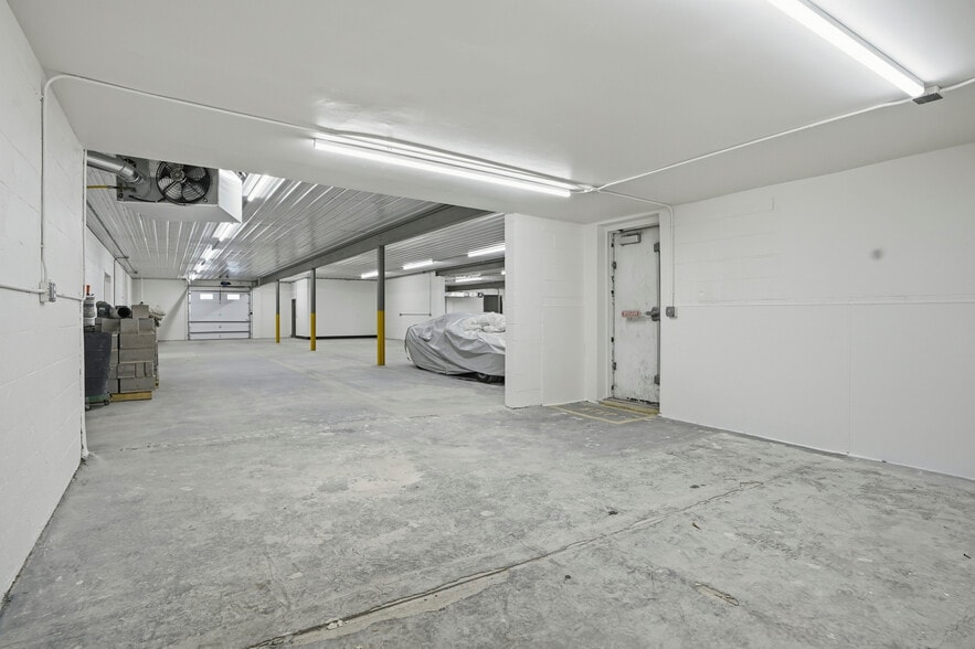 More Photos Of 4455-4477 Garfield St, Denver Warehouse For Sale